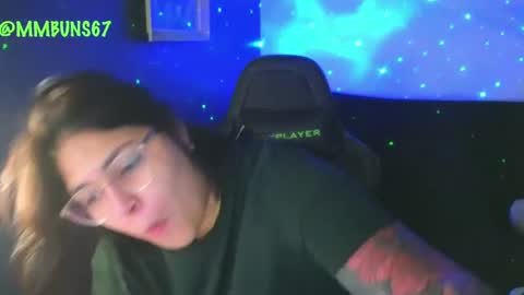 Mia online show from September 2025 10:42:01 PM