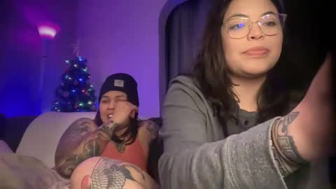 Mia online show from November 2025 06:39:03 AM