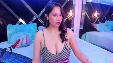 Mia online show from March 2026 01:49:02 AM