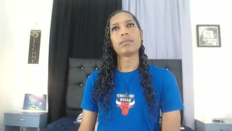 MiaCoock online show from December 2025 01:20:01 PM