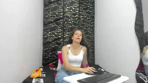 Snapshot of miacours chatting on June 2026 01:54:01 PM MiaCours online show from June 2026 01:54:01 PM