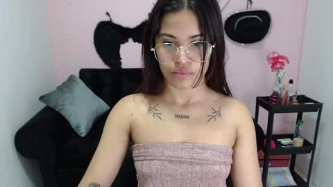 Snapshot of miacumgirl chatting on January 2026 12:20:01 PM miacumgirl online show from January 2026 12:20:01 PM