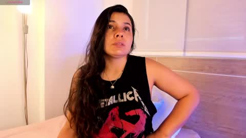 IG Yojanagomez  online show from April 2026 09:39:33 PM