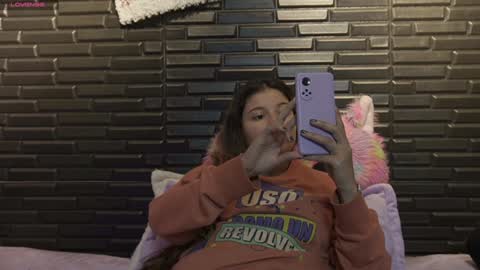 Mia online show from December 2024 04:41:01 AM