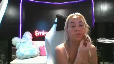 Snapshot of miaellababy chatting on October 2025 12:47:01 AM miaellababy online show from October 2025 12:47:01 AM