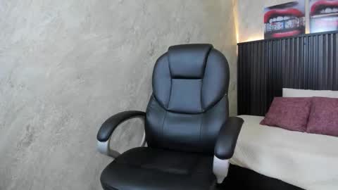 Snapshot of miafoxx__1 chatting on November 2025 12:59:03 PM Mia online show from November 2025 12:59:03 PM