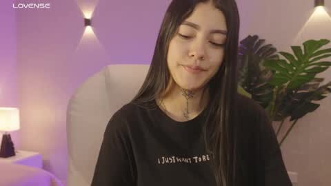 Mia Gomez online show from November 2025 12:39:02 PM