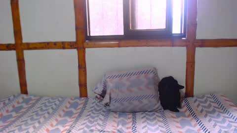 Mia  Sam online show from September 2025 06:33:01 PM