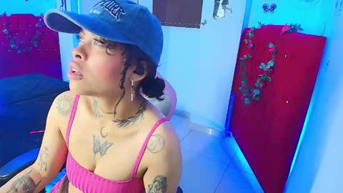Snapshot of miahernadez303av chatting on September 2025 02:22:02 AM MIA VELEZ online show from September 2025 02:22:02 AM