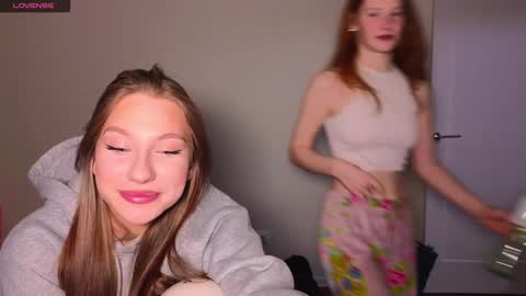 Snapshot of miakeler chatting on February 2025 06:59:01 PM milanaaaa online show from February 2025 06:59:01 PM