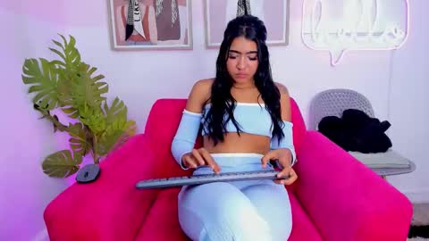 Mia Khalifa online show from November 2025 03:51:01 AM