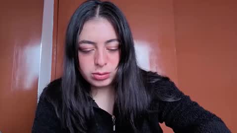 miakimky online show from November 2025 05:12:02 PM