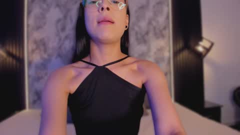 Snapshot of mialarouse chatting on March 2026 08:26:01 PM Mia Larouse online show from March 2026 08:26:01 PM