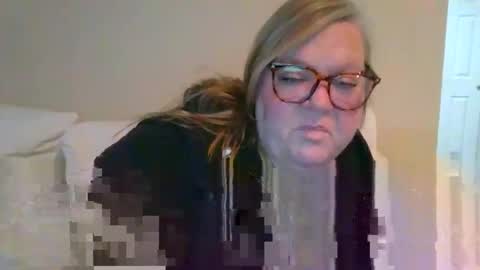 Snapshot of miamarie555 chatting on January 2026 03:56:02 AM Miamarie555 online show from January 2026 03:56:02 AM