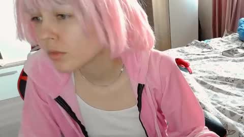 Mia online show from April 2026 08:20:01 AM