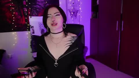 Lili online show from April 2026 02:11:01 AM