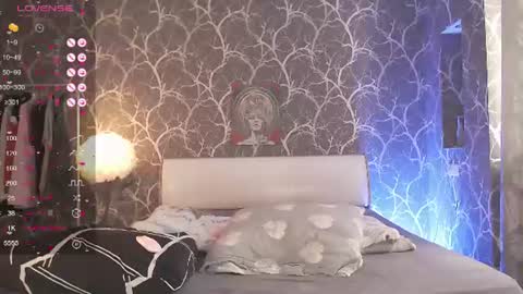 Mia online show from July 2026 01:14:02 PM