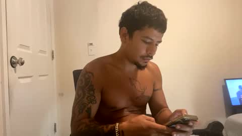 Snapshot of miamiclos1 chatting on September 2025 12:05:02 PM miamiclos1 online show from September 2025 12:05:02 PM