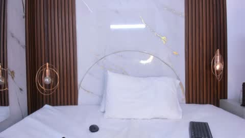 Mia  online show from January 2025 02:53:01 PM