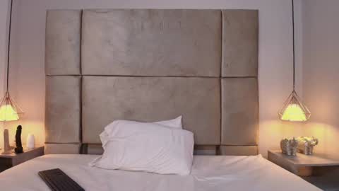 Mia  online show from January 2025 04:06:01 AM