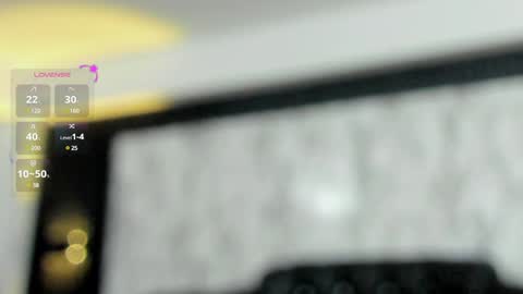 Snapshot of miamontoya chatting on January 2025 03:40:01 PM Mia -5 7001400 Follow online show from January 2025 03:40:01 PM