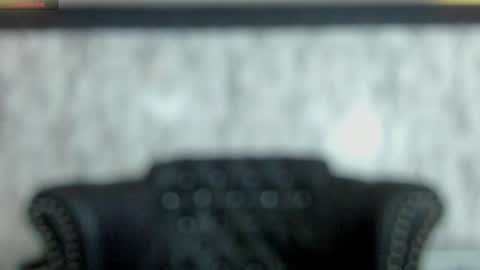 Snapshot of miamontoya chatting on February 2025 03:52:01 PM Mia -5 7001400 Follow online show from February 2025 03:52:01 PM