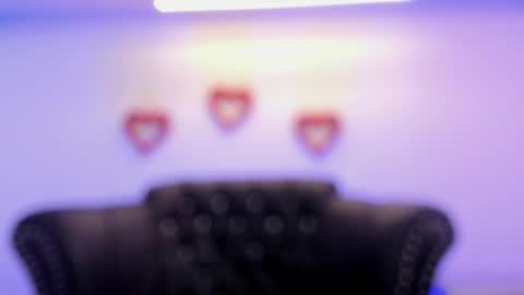 Snapshot of miamontoya chatting on February 2025 03:58:02 PM Mia -5 7001400 Follow online show from February 2025 03:58:02 PM