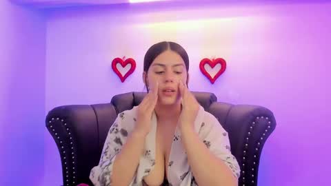 Snapshot of miamontoya chatting on February 2025 12:34:02 PM Mia -5 7001400 Follow online show from February 2025 12:34:02 PM