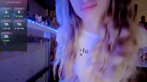 Snapshot of miamooonn chatting on July 2026 05:02:02 AM MiaMoon online show from July 2026 05:02:02 AM