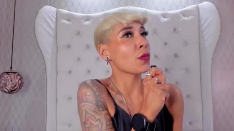 Mia Morgann online show from December 2024 05:40:01 PM