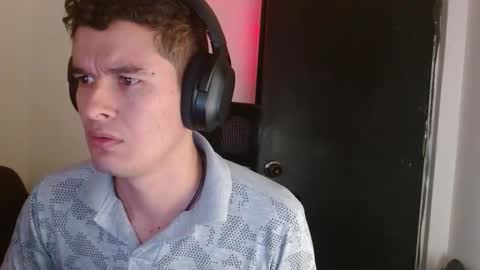 Snapshot of miaou_miaou chatting on October 2025 11:04:01 PM miaou_miaou online show from October 2025 11:04:01 PM