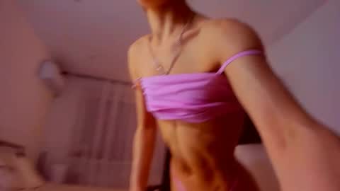 Mia online show from January 2026 07:11:01 PM