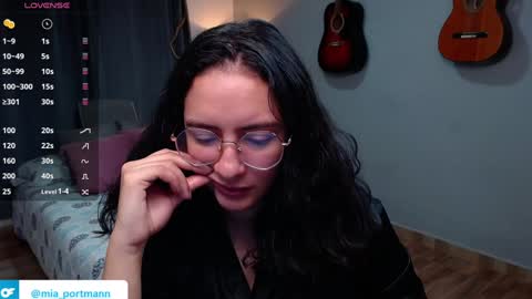 MIAPORTMANN online show from December 2024 12:51:02 PM