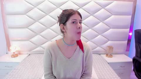 Snapshot of miaqueen021 chatting on February 2025 12:27:02 PM Sweetie Mia online show from February 2025 12:27:02 PM