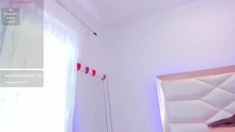 Snapshot of miaqueen021 chatting on March 2025 03:27:01 PM Sweetie Mia online show from March 2025 03:27:01 PM