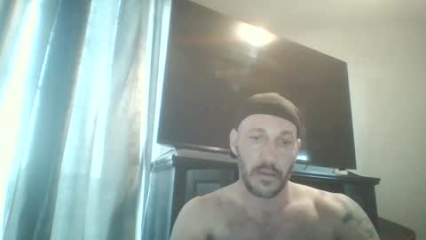 Snapshot of miaqueennpetedaddy chatting on April 2026 10:14:02 AM miaqueennpetedaddy online show from April 2026 10:14:02 AM