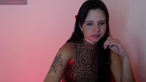 miarobinn_ online show from September 2025 11:35:01 AM