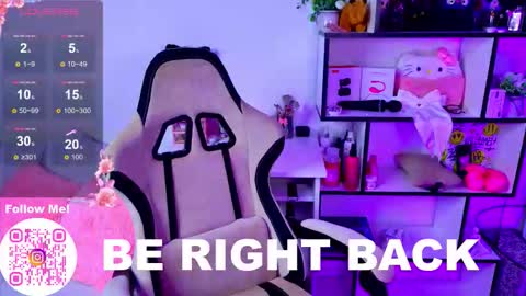 Mia  online show from December 2025 07:43:02 PM