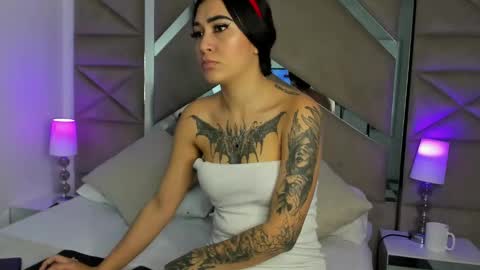 miasr_ online show from November 2025 03:56:02 PM