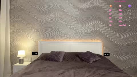 Mia online show from April 2026 06:44:02 AM