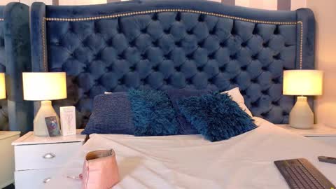 Mia online show from February 2026 04:10:02 PM