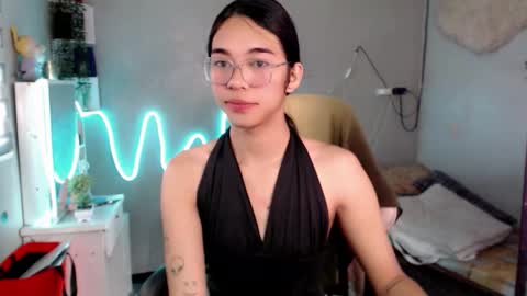 Mia online show from February 2026 03:24:01 AM