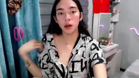 Mia online show from May 2026 06:53:01 PM