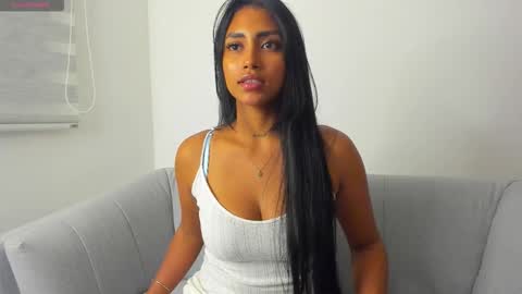 Snapshot of miavelvet_22 chatting on December 2025 05:46:01 AM Mia Velvet online show from December 2025 05:46:01 AM