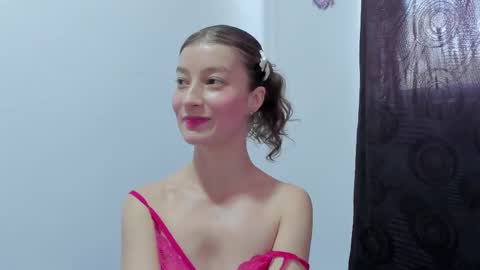 Snapshot of miavolkova_ chatting on September 2025 04:52:01 PM  Chloe  online show from September 2025 04:52:01 PM