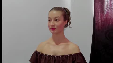  Chloe  online show from November 2025 07:04:02 PM