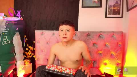 michael_lopez_1 online show from December 2025 01:18:01 PM