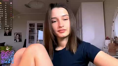 Snapshot of michael_pors chatting on December 2025 12:24:02 PM Emily online show from December 2025 12:24:02 PM