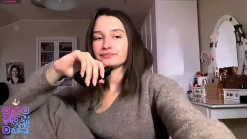 Snapshot of michael_pors chatting on February 2026 02:09:01 PM Emily online show from February 2026 02:09:01 PM