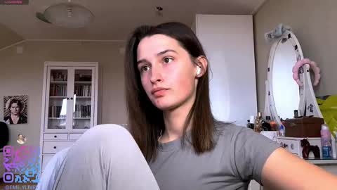 Snapshot of michael_pors chatting on February 2026 02:04:02 PM Emily online show from February 2026 02:04:02 PM